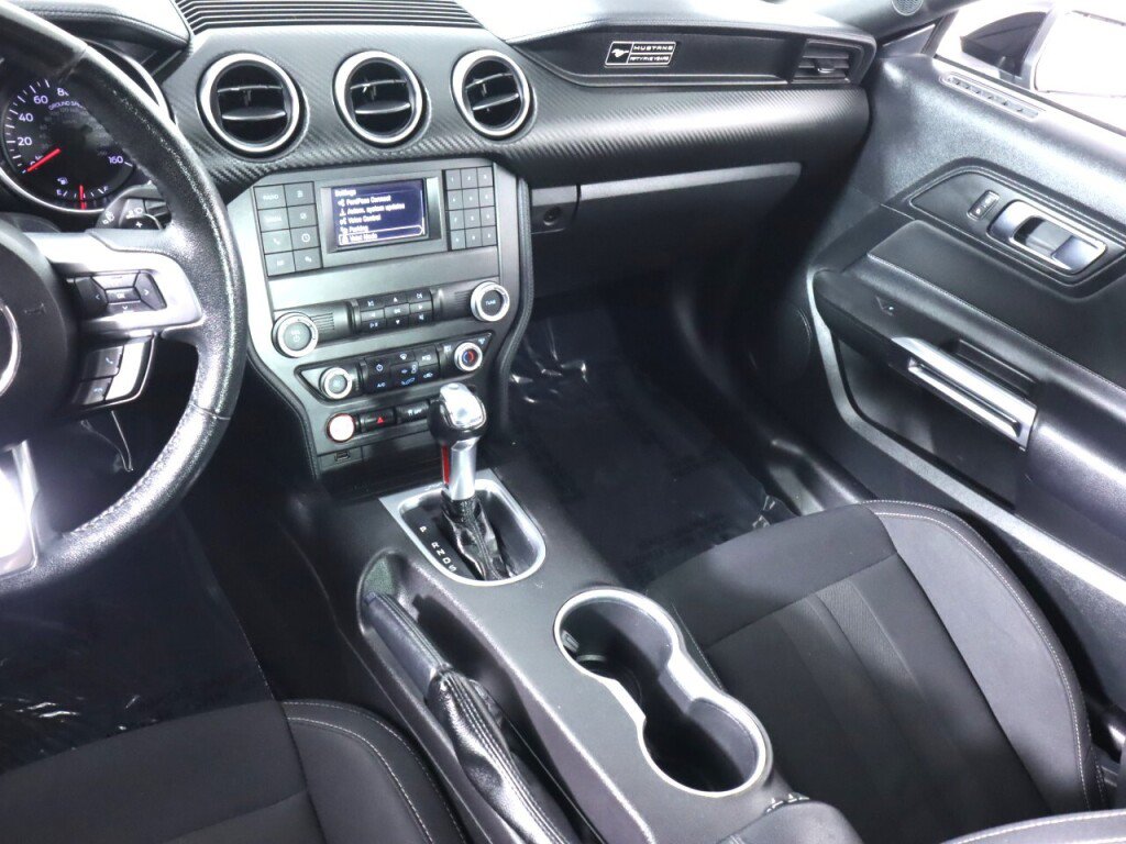 Used 2020 Ford Mustang Coupe RWD image 33