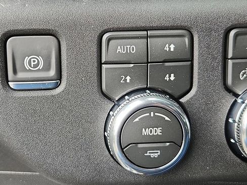 New 2026 GMC Sierra 1500 SLE image 15