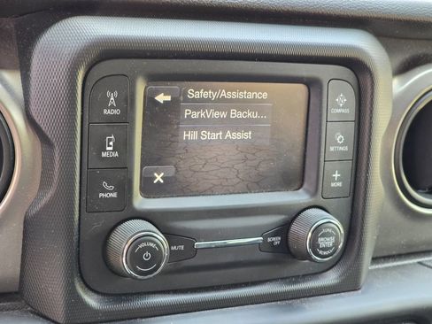 Used 2018 Jeep Wrangler Unlimited Sport S AWD/4WD image 21