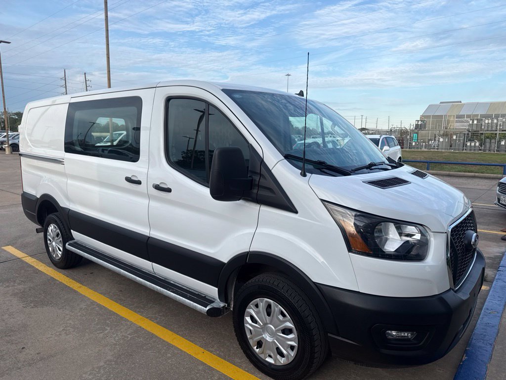 Used 2025 Ford Transit 250 Low Roof w/ Exterior Upgrade Package RWD image 3