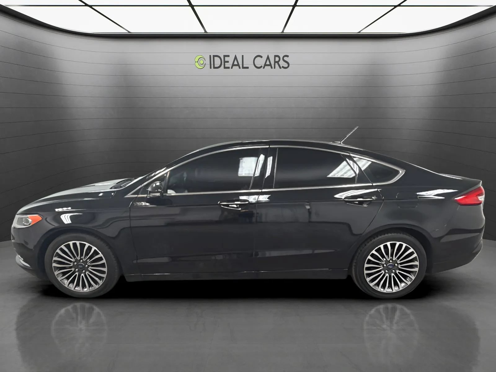 Used 2017 Ford Fusion SE w/ Fusion SE Technology Package FWD image 8