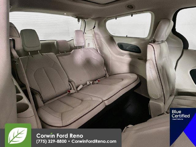Used 2017 Chrysler Pacifica Limited FWD image 34