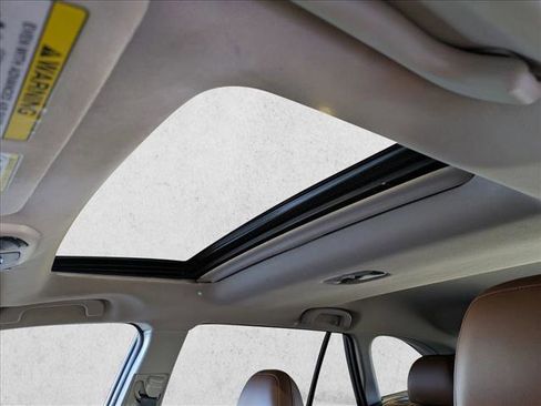 Used 2021 Subaru Outback Touring w/ Popular Package #2 image 16