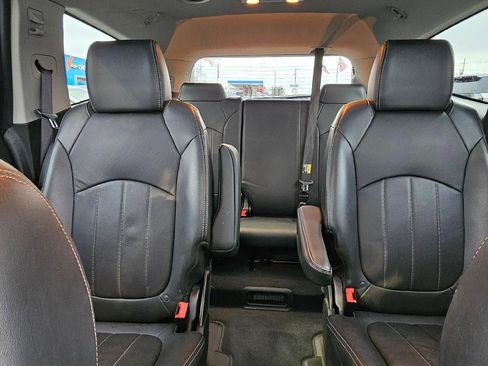 Used 2017 Chevrolet Traverse Premier image 11