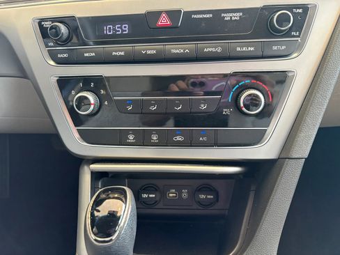 Used 2016 Hyundai Sonata SE FWD image 18
