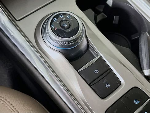 Used 2020 Ford Explorer XLT w/ Equipment Group 202A image 19