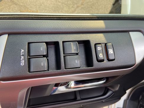 Used 2020 Toyota 4Runner Limited AWD/4WD image 10