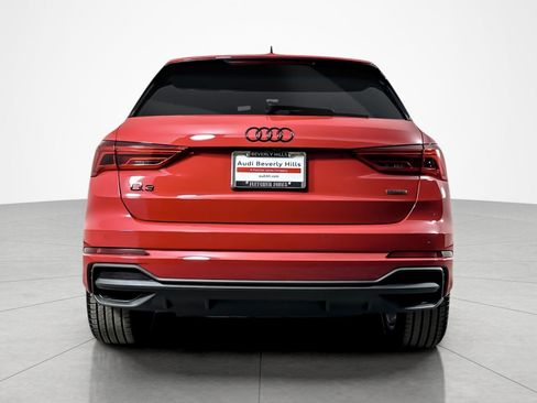 Used 2025 Audi Q3 2.0T Premium w/ Convenience Package AWD/4WD image 4