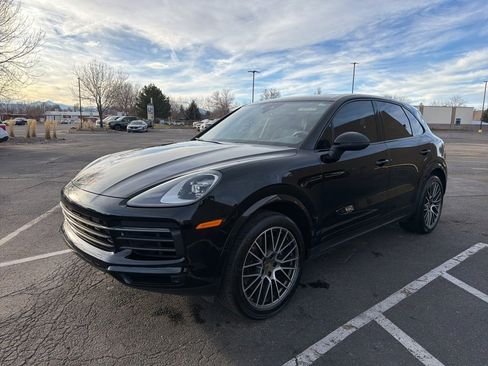 Used 2022 Porsche Cayenne image 4