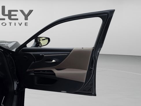 Certified 2024 Lexus ES 350 Ultra Luxury w/ Accessory Package (Z2) image 28