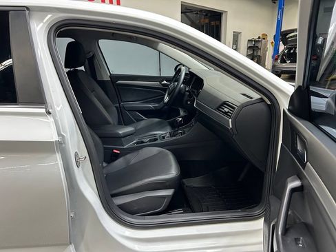 Used 2019 Volkswagen Jetta R-Line FWD image 12