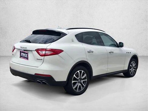 Used 2018 Maserati Levante image 5