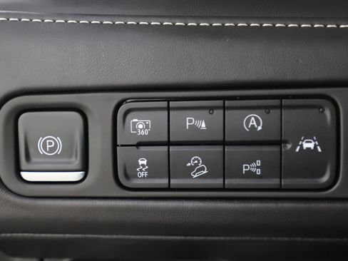 Used 2023 GMC Yukon XL Denali Ultimate image 33