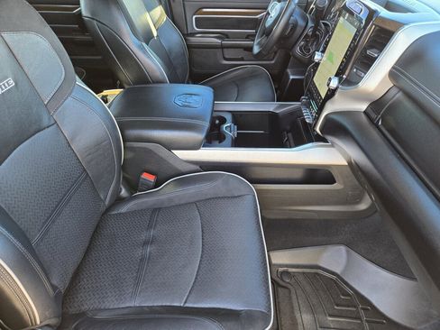 Used 2024 RAM 2500 Laramie image 13