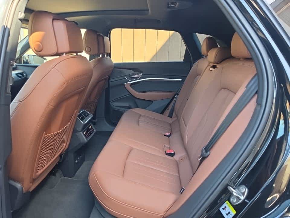 Used 2024 Audi Q8 e-tron Premium Plus AWD/4WD image 10