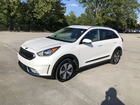Used 2019 Kia Niro EX FWD image 2