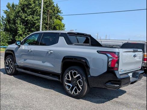 New 2025 Chevrolet Silverado EV RST image 4