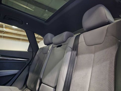 Used 2022 Audi SQ5 Premium Plus w/ Premium Plus Package image 19