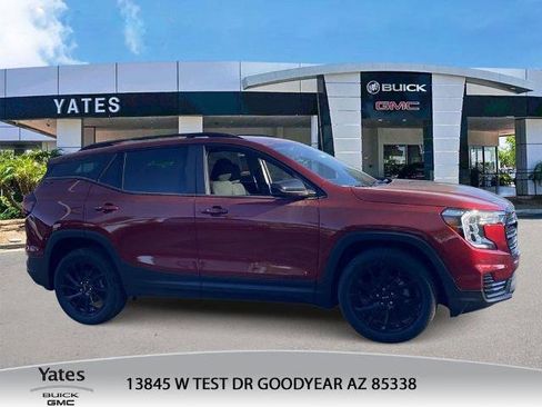 Used 2024 GMC Terrain SLE w/ Driver Convenience Package image 1
