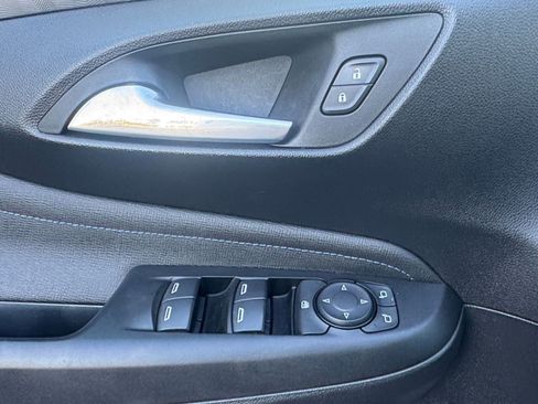 Used 2025 Buick Envista Sport Touring image 20