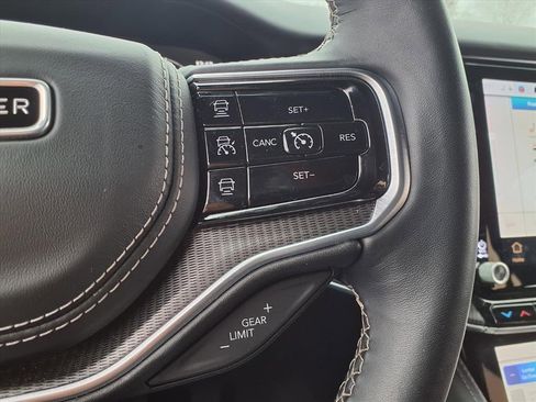 Used 2023 Jeep Grand Wagoneer Series II image 22