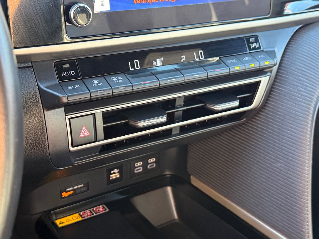Certified 2025 Toyota Camry SE FWD image 35