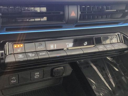 Used 2025 Toyota Prius image 20