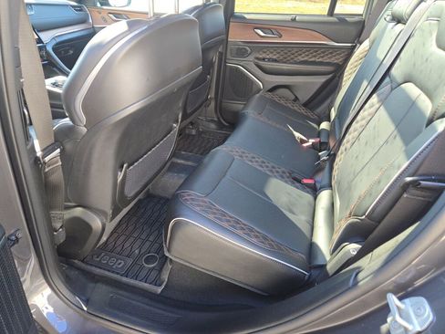 Used 2023 Jeep Grand Cherokee Summit w/ Luxury Tech Group V AWD/4WD image 16