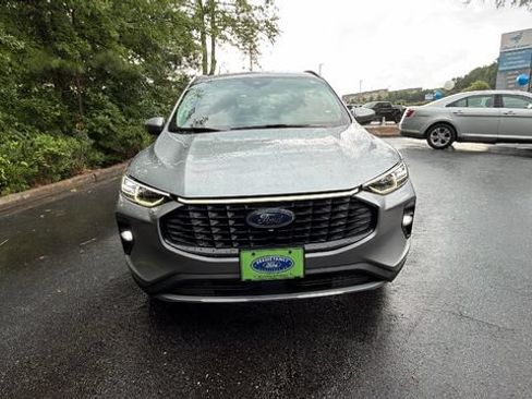 Certified 2024 Ford Escape Platinum AWD/4WD image 2