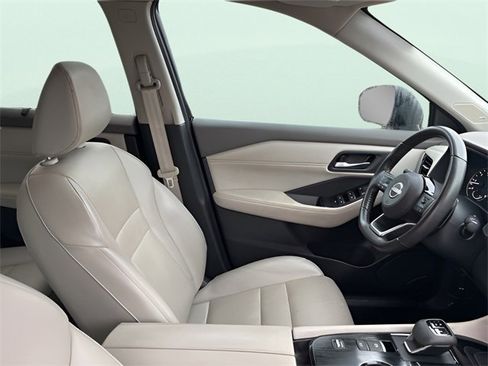 Used 2023 Nissan Rogue SL w/ SL Premium Package image 11