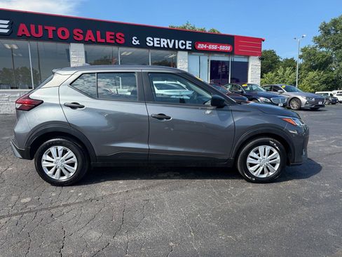 Used 2023 Nissan Kicks S FWD image 8