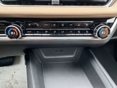 New 2026 Chevrolet Equinox ACTIV w/ Convenience Package III image 18