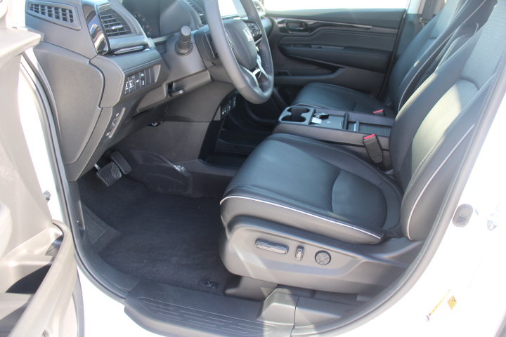 Used 2026 Honda Odyssey Elite image 11