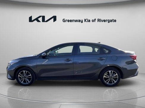 Used 2023 Kia Forte LXS image 4