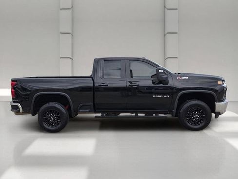 Used 2022 Chevrolet Silverado 2500 LT w/ Convenience Package AWD/4WD image 6