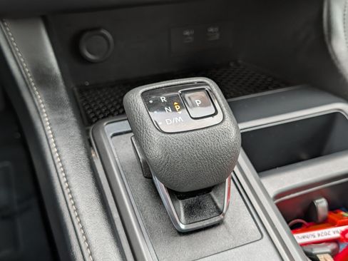 Used 2024 Nissan Pathfinder S AWD/4WD image 30
