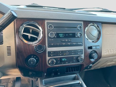 Used 2012 Ford F250 Lariat w/ Lariat Interior Pkg image 25