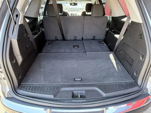 Used 2012 GMC Acadia SLE image 6