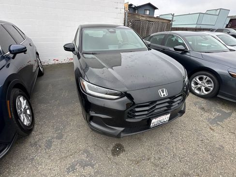Used 2025 Honda HR-V Sport image 2