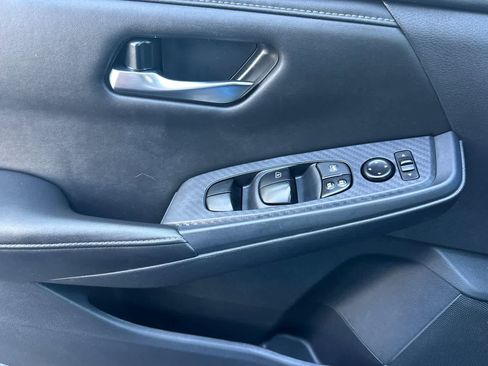 Used 2024 Nissan Sentra SV FWD image 12