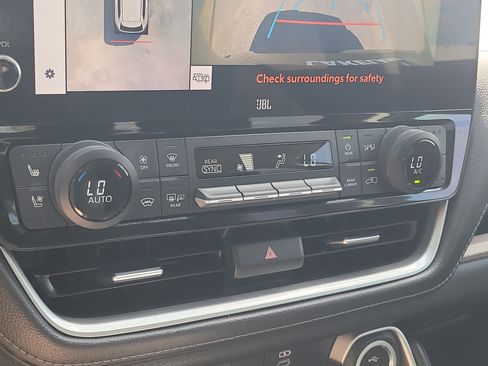 Used 2024 Toyota Grand Highlander AWD image 28