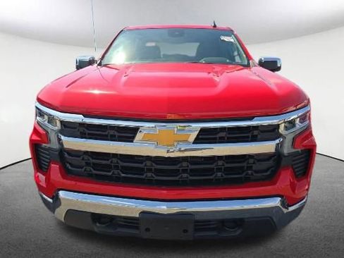 Used 2024 Chevrolet Silverado 1500 LT AWD/4WD image 2