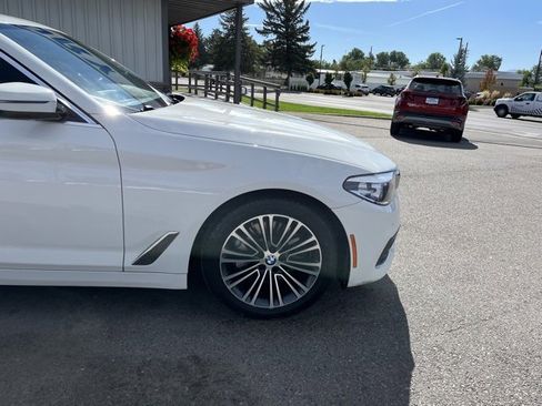Used 2017 BMW 530i w/ Premium Package image 16