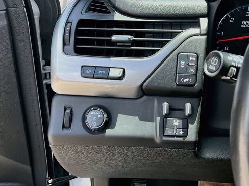 Used 2017 Chevrolet Tahoe Premier RWD image 10