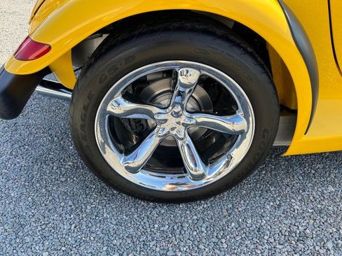 Used 2002 Chrysler Prowler image 15