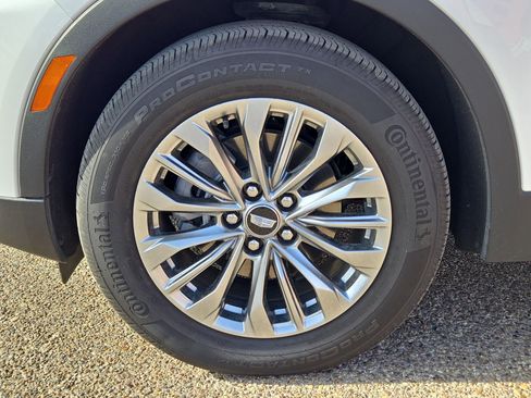 Used 2025 Cadillac XT4 Premium Luxury w/ Technology Package image 11