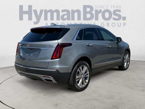 Used 2023 Cadillac XT5 Premium Luxury w/ Technology Package FWD image 3