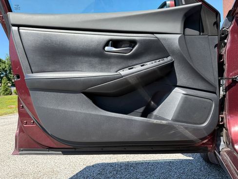 Used 2021 Nissan Sentra SV FWD image 39