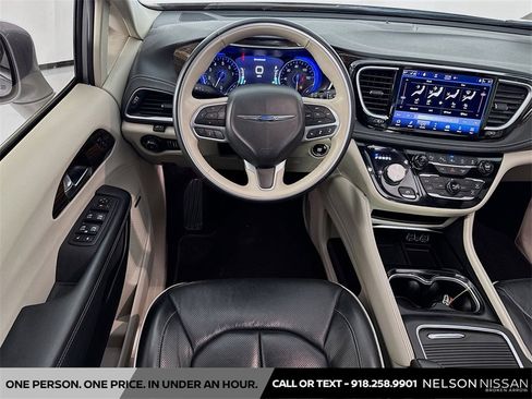 Used 2021 Chrysler Pacifica Limited w/ Premium & Safety Sphere Group image 24