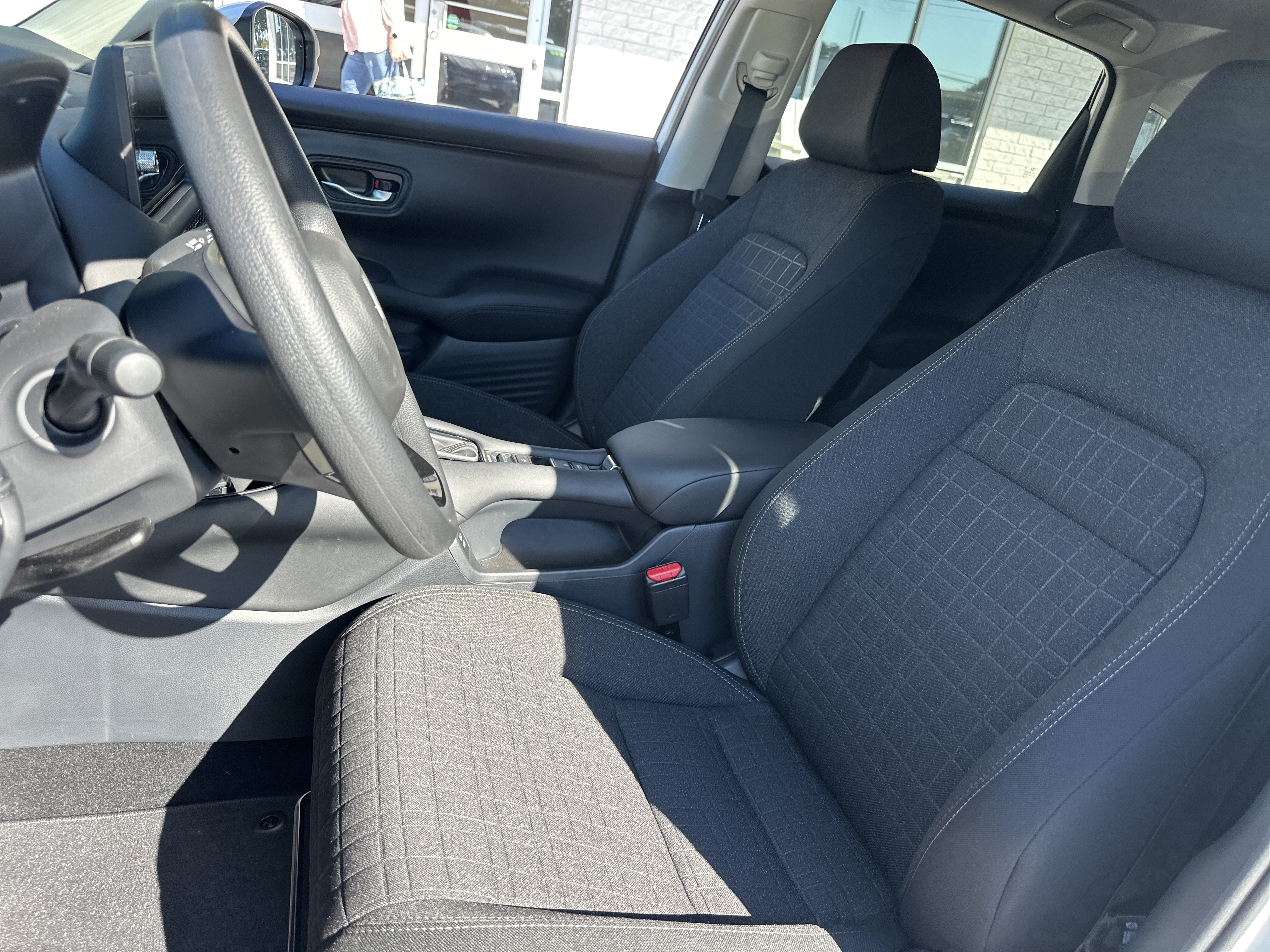Used 2027 Honda HR-V LX image 11